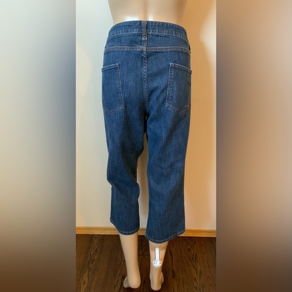 New York & Company - Picture 2 of 4